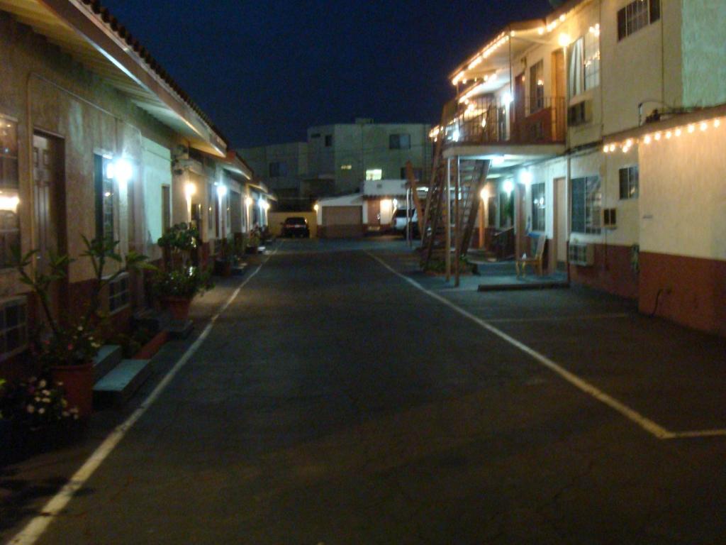American Inn South El Monte Exterior photo