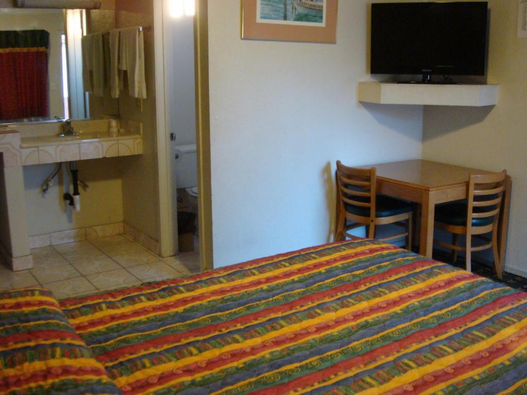 American Inn South El Monte Room photo